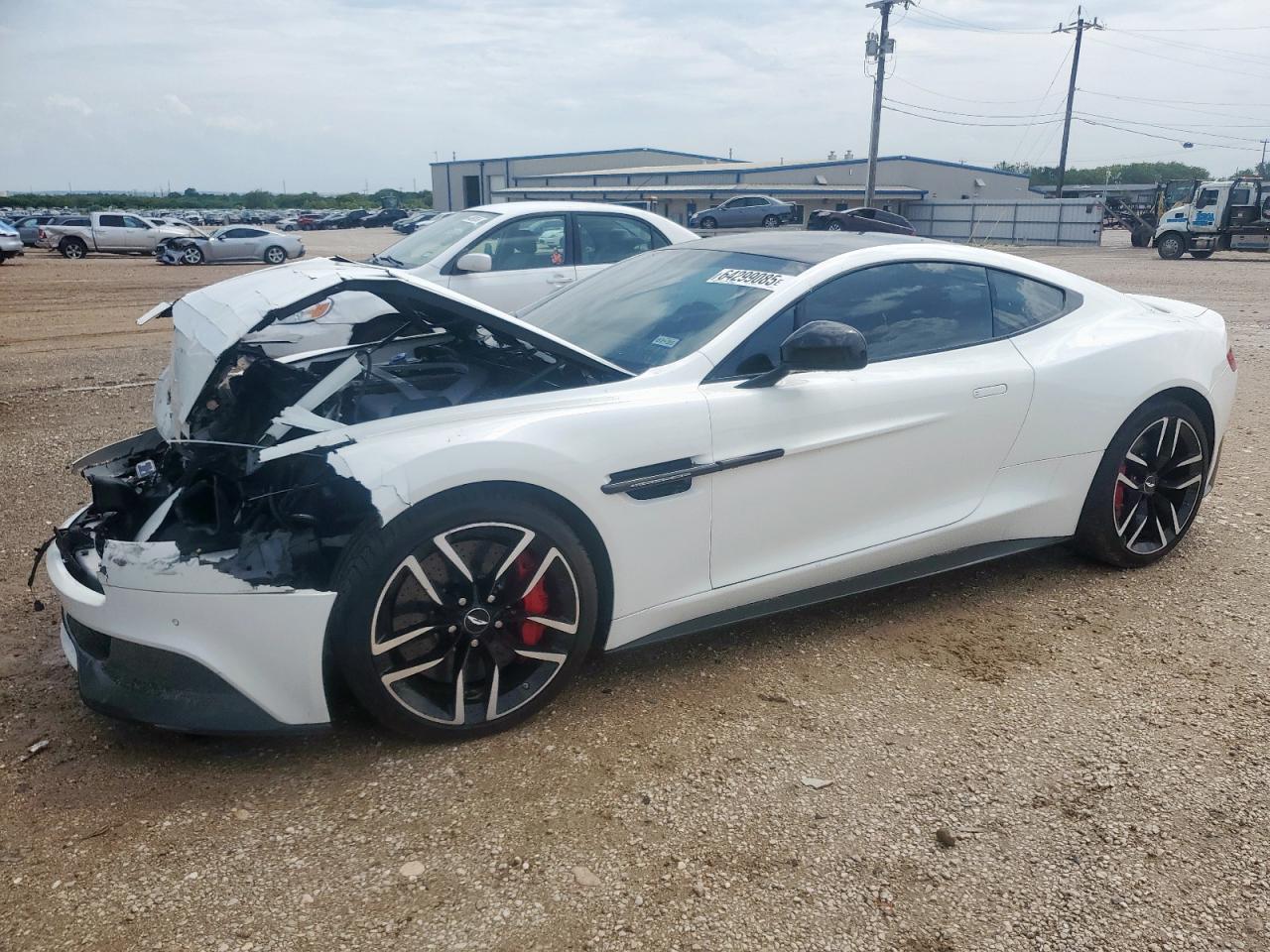 2015 Aston Martin Vanquish, VIN SCFLMCFU3FGJ02178 — Перед