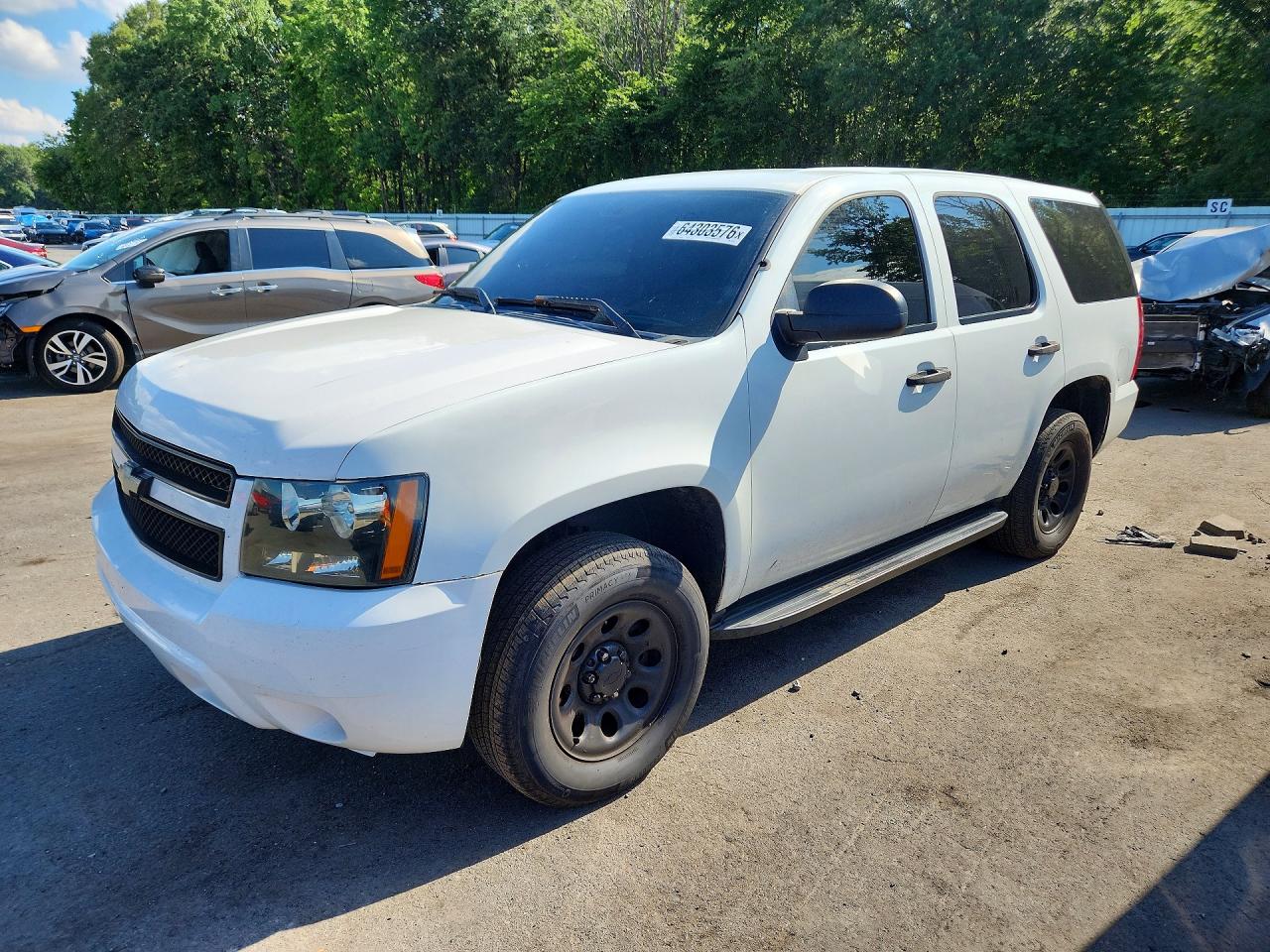 2011 Chevrolet Tahoe Commercial, VIN 1GNLC2E05BR372187 — Normal wear