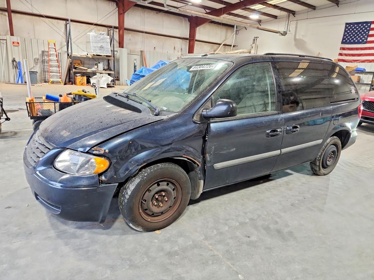 2007 Chrysler Town & Country, VIN 1A4GJ45R57B248263 — Front end