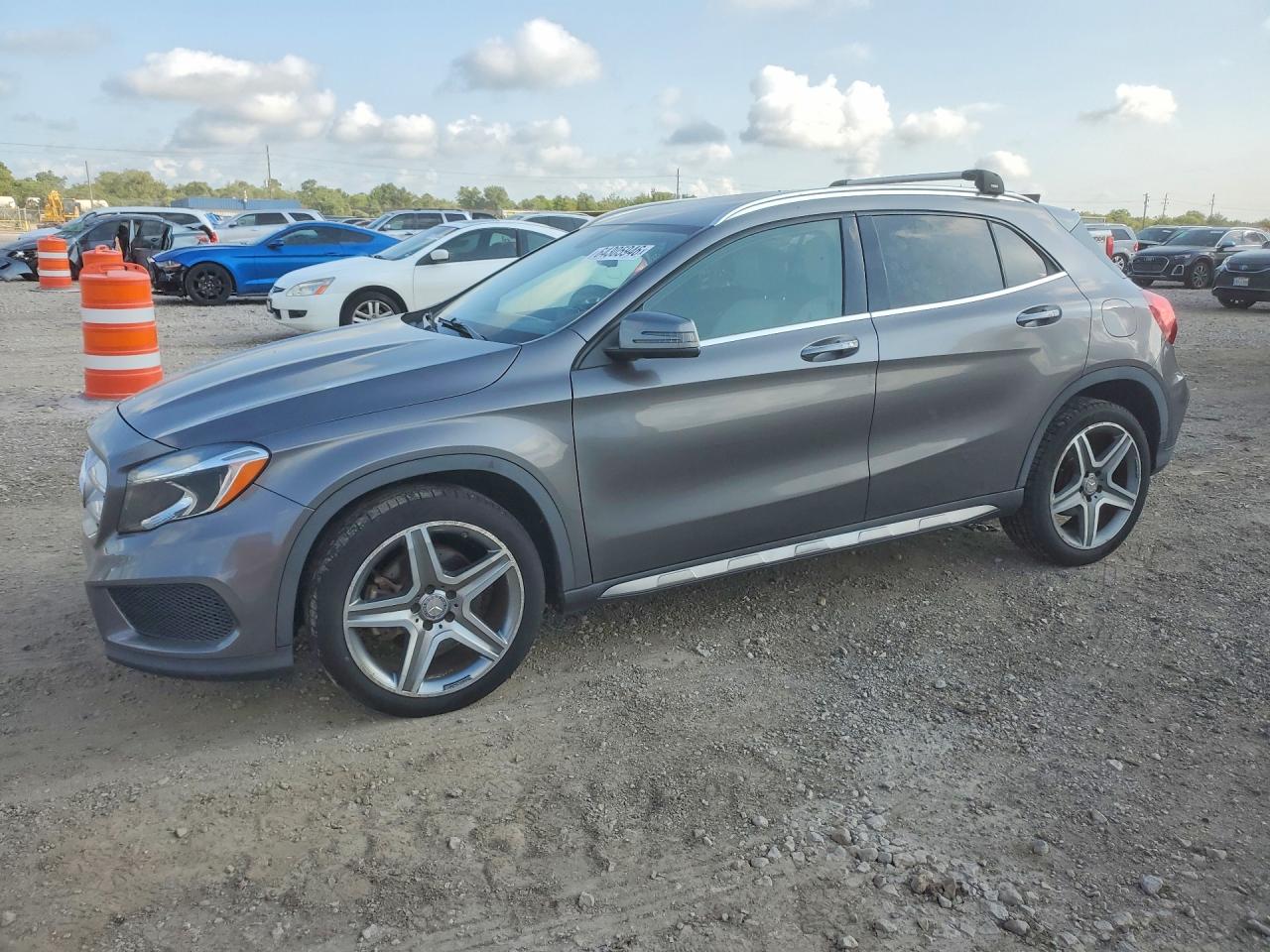 2015 Mercedes-Benz GLA 250, VIN WDCTG4GB3FJ092886 — Minor dents and scratches