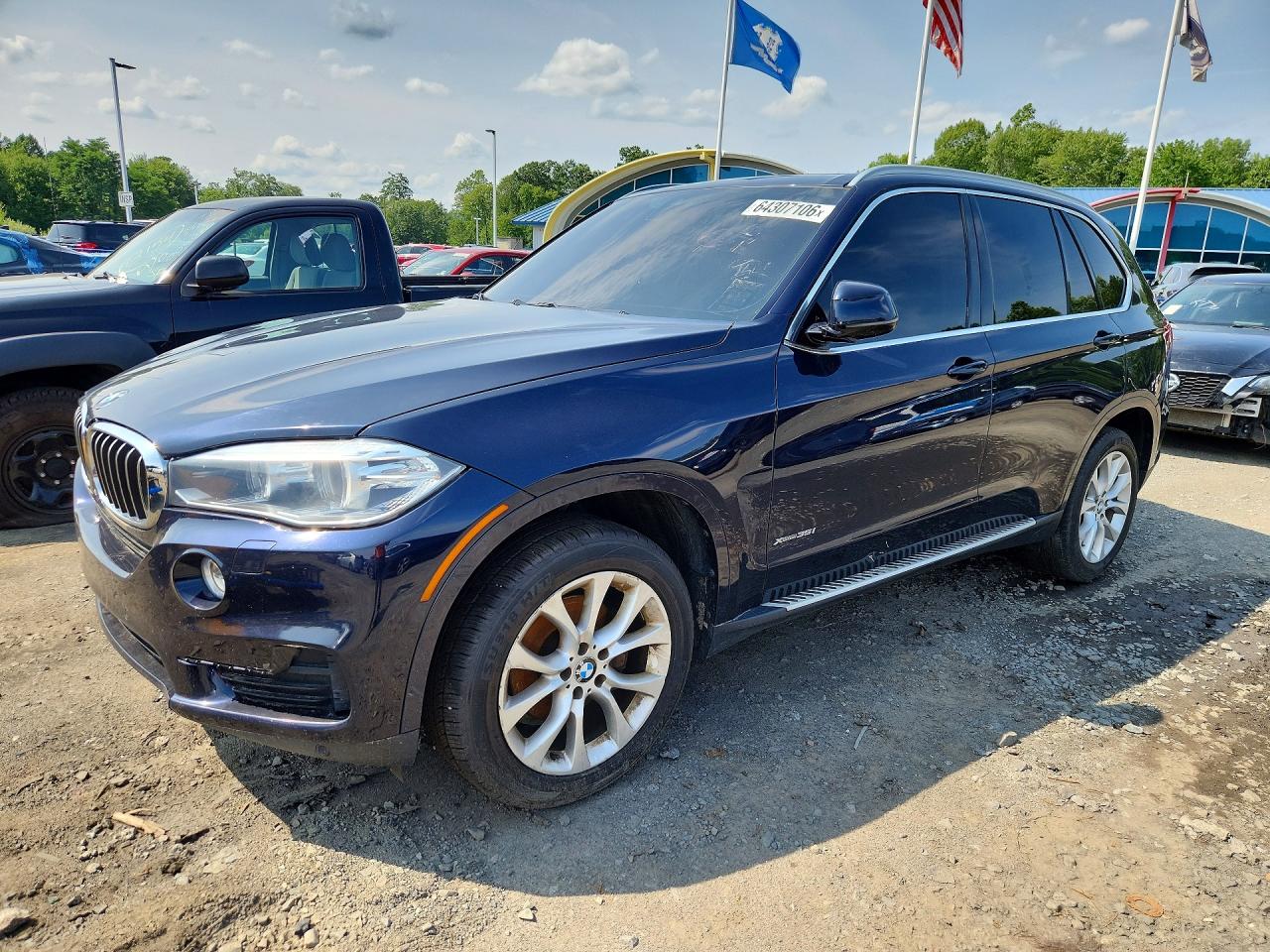 2015 BMW X5 xDrive35i, VIN 5UXKR0C50F0K55518 — Мелкие вмятины и царапины
