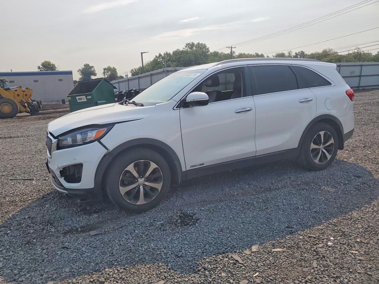 2016 Kia Sorento EX, VIN 5XYPHDA57GG016905 — Перед