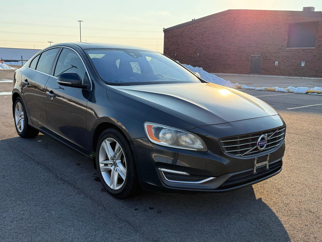 2015 Volvo S60 T5 Drive-E Premier, VIN YV140MFB3F1308889 — Minor dents and scratches