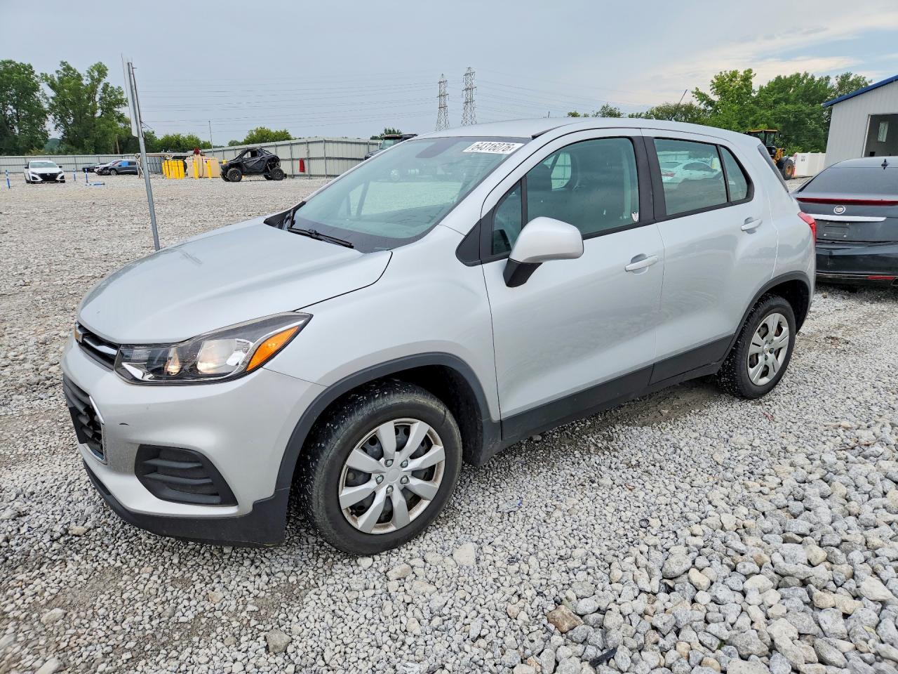2018 Chevrolet Trax LS, VIN 3GNCJKSB5JL172735 — Перед