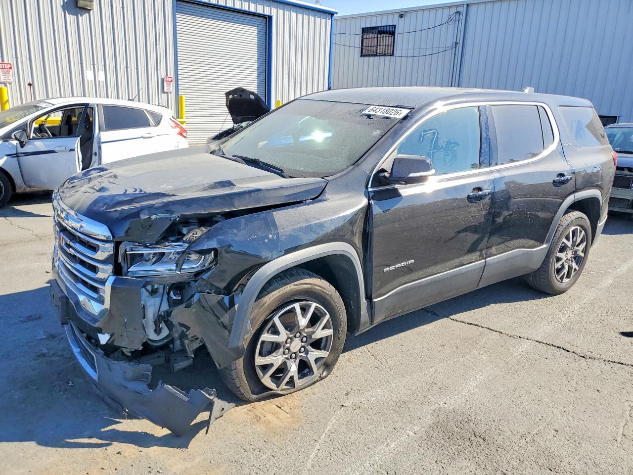 2020 GMC Acadia SLE, VIN 1GKKNKLAXLZ159817 — Front end
