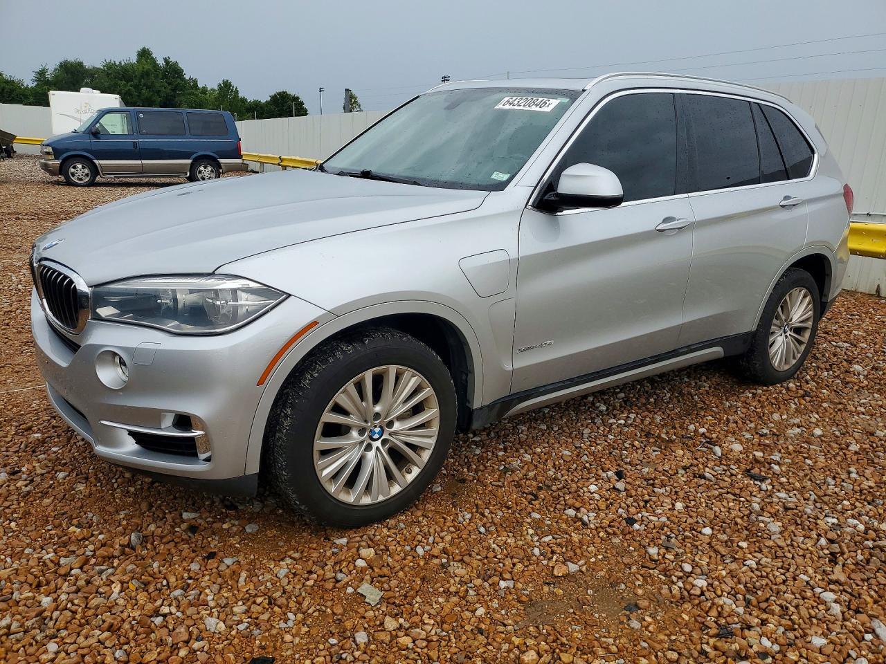 2016 BMW X5 xDrive40e, VIN 5UXKT0C55G0S78375 — Minor dents and scratches