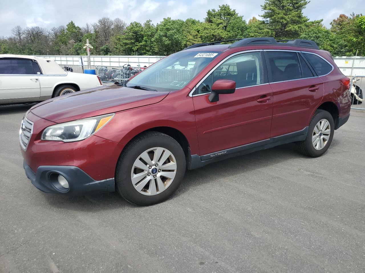 2016 Subaru Outback Premium, VIN 4S4BSAEC4G3292879 — Front end