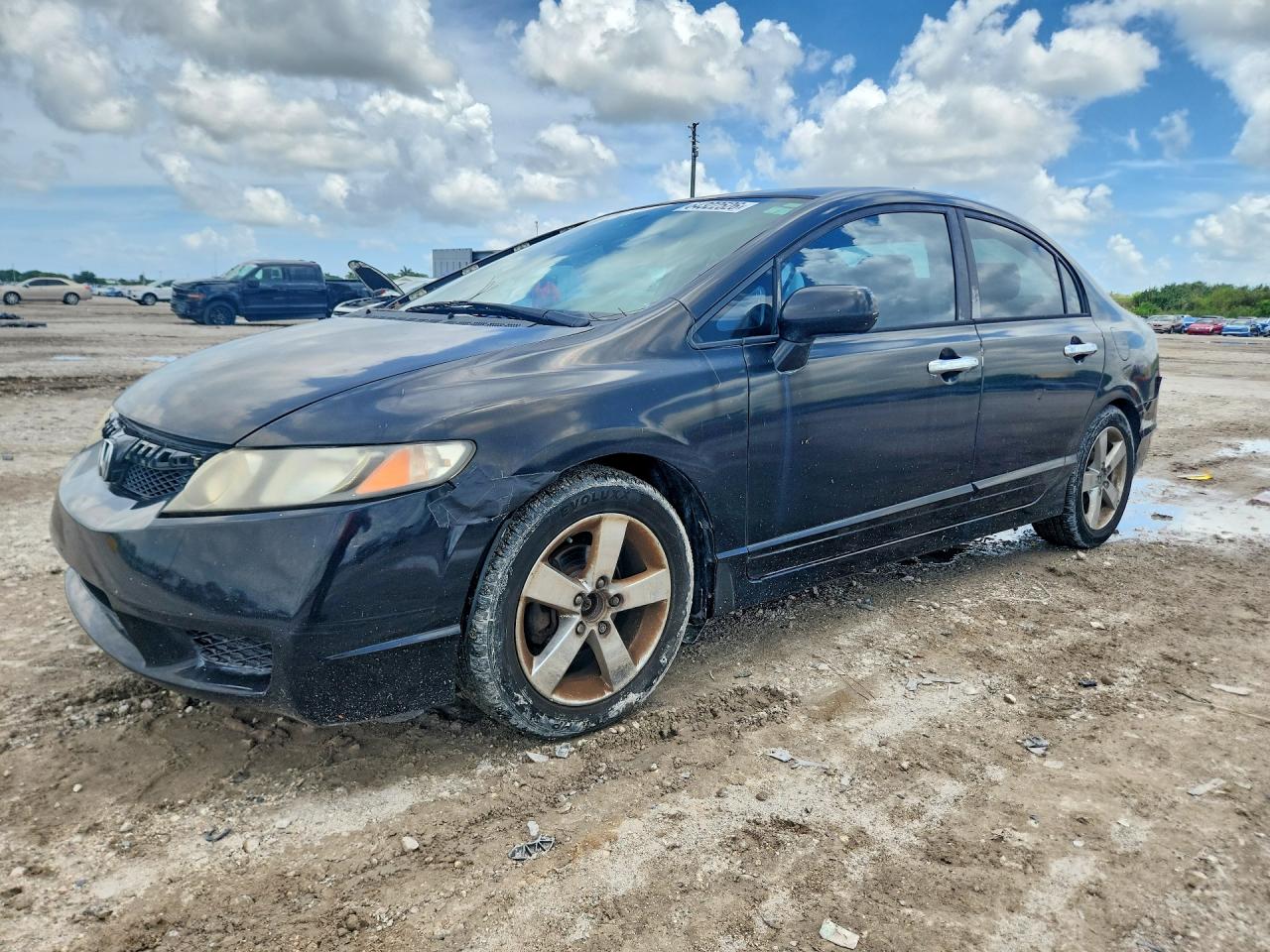 2010 Honda Civic LX, VIN 2HGFA1F57AH584234 — Minor dents and scratches
