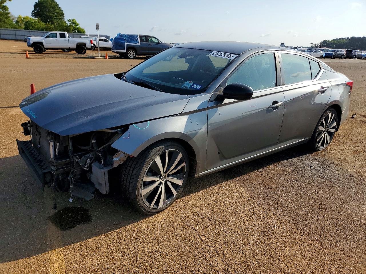 2020 Nissan Altima SR, VIN 1N4BL4CV0LC228460 — Front end