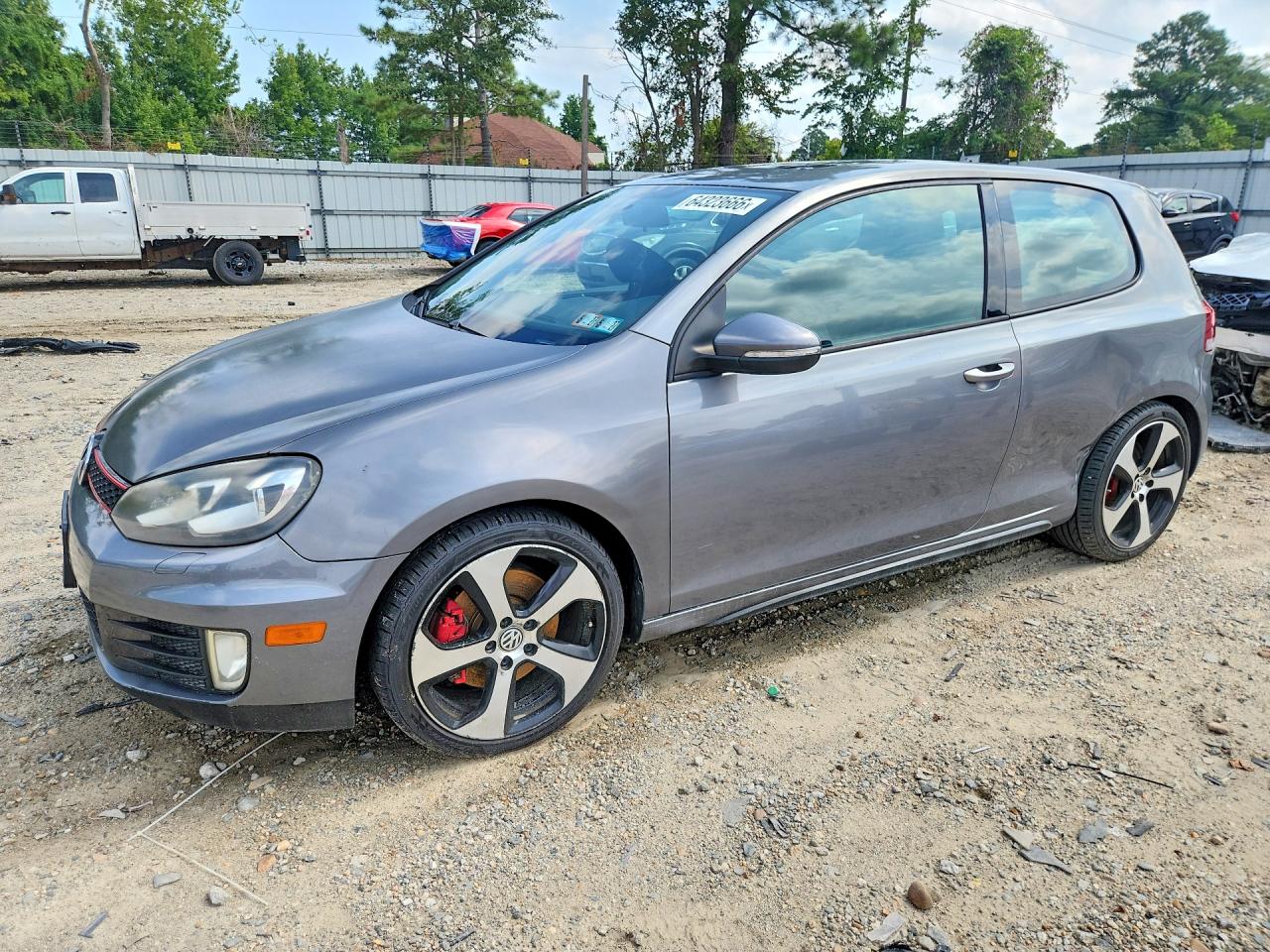 2011 Volkswagen Golf GTI PZEV, VIN WVWFD7AJ3BW187717 — Перед
