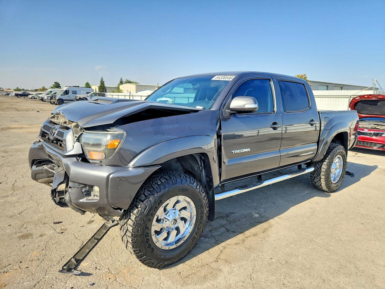 2012 Toyota Tacoma PreRunner, VIN 3TMJU4GNXCM134131 — Front end