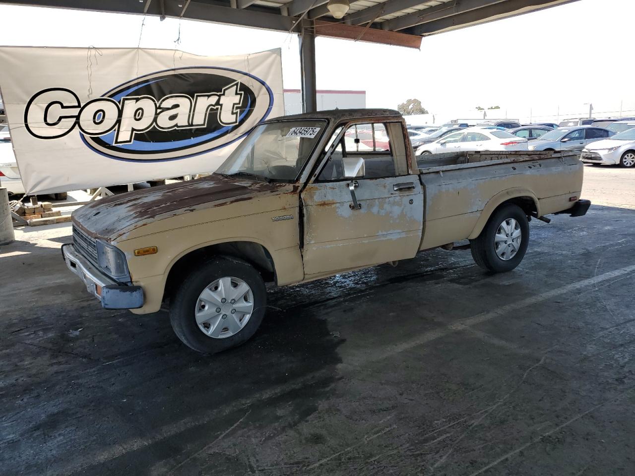 1982 Toyota Pickup, VIN JT4RN44DXC0084359 — Бок