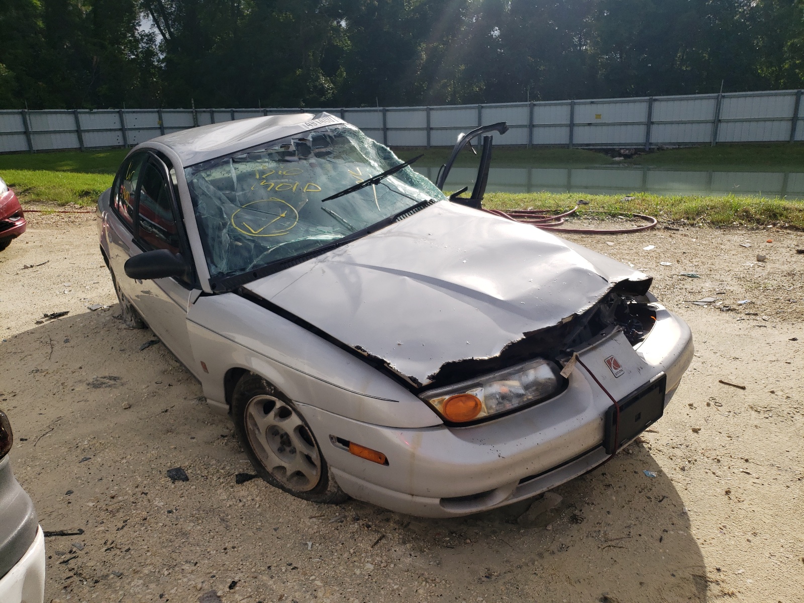2000 Saturn SL, VIN 1G8ZK5271YZ172466 — Side