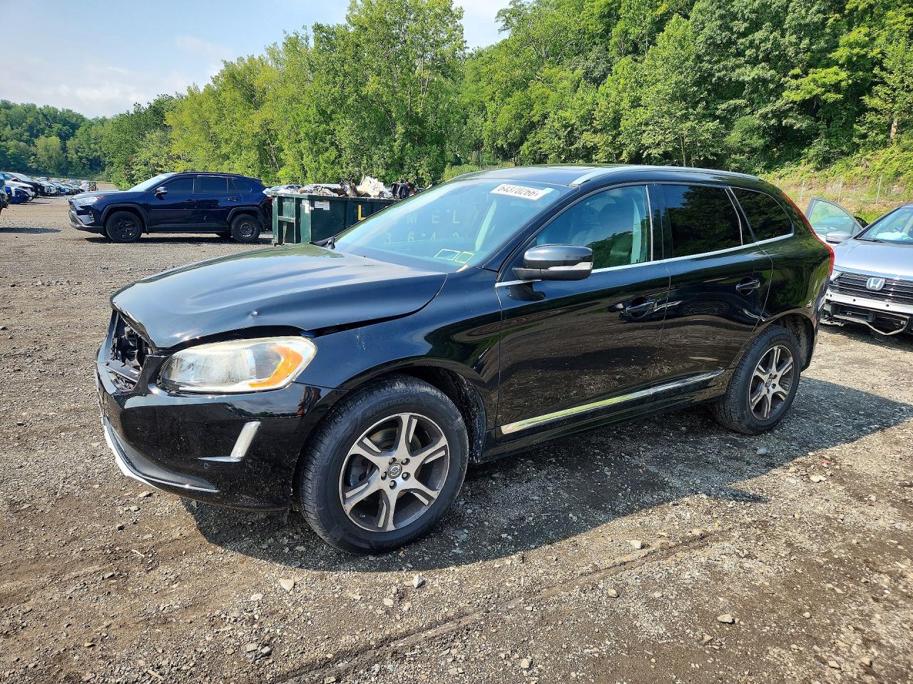 2014 Volvo XC60 R-Design Premier Plus, VIN YV4902DZ4E2526104 — Перед