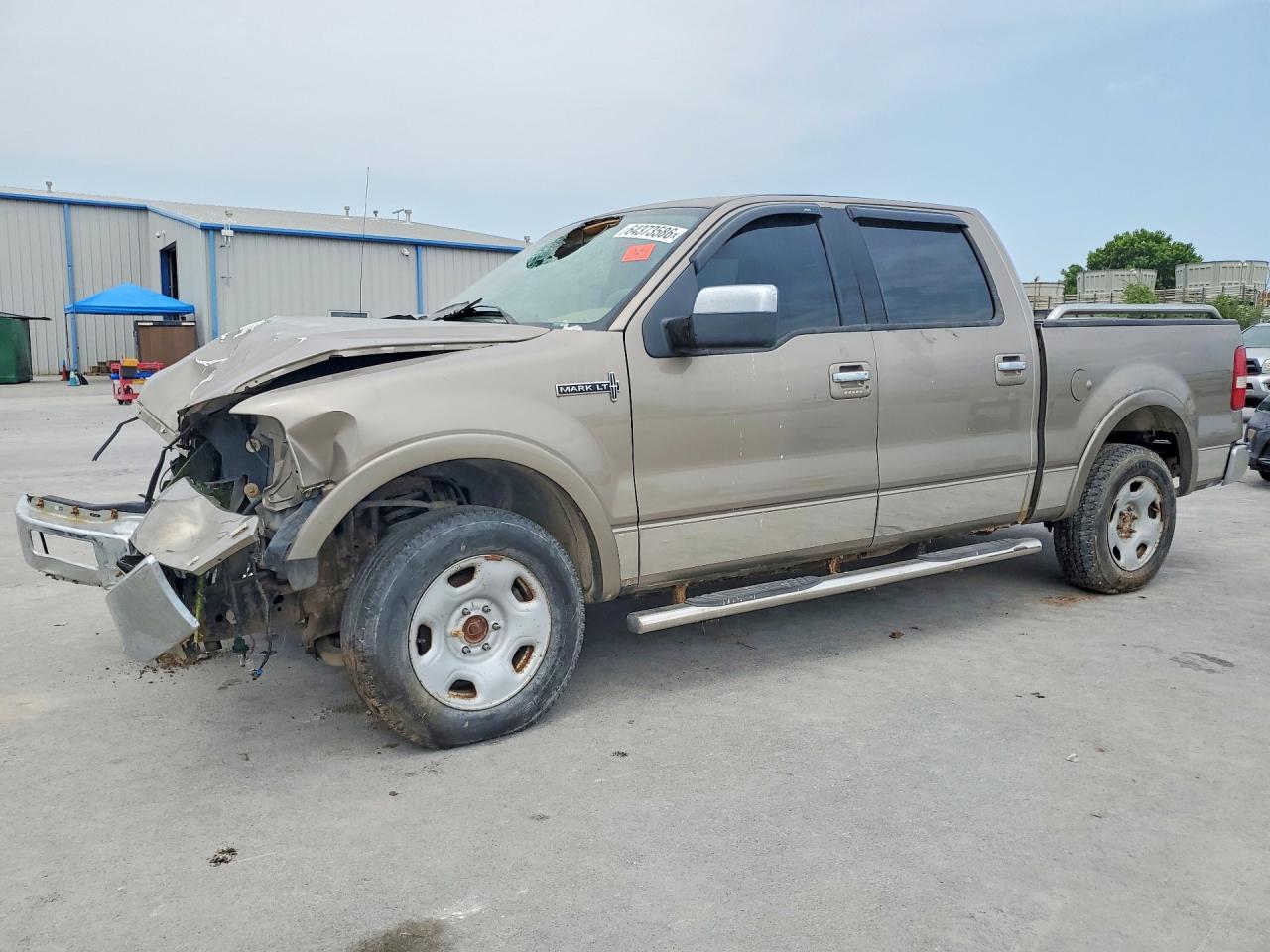 2006 Lincoln Mark LT, VIN 5LTPW18526FJ07296 — Перед