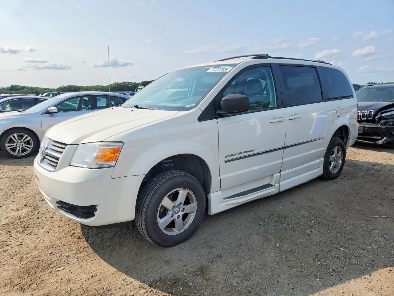 2010 Dodge Grand Caravan SXT, VIN 2D4RN5D15AR131198 — Minor dents and scratches