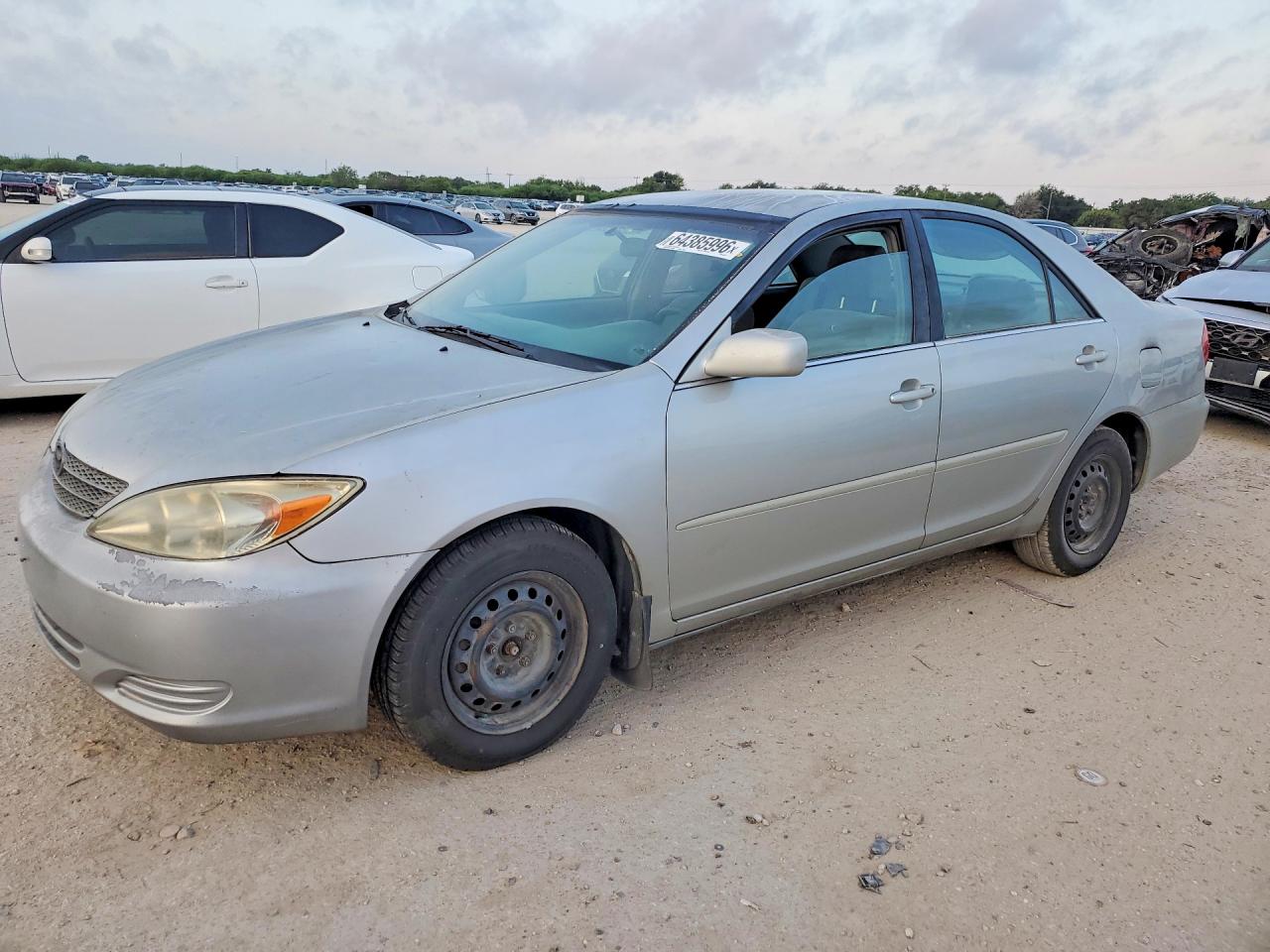 2004 Toyota Camry LE, VIN 4T1BE32K54U836715 — Front end