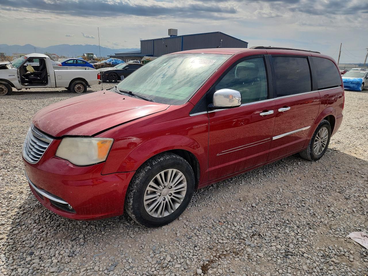 2014 Chrysler Town & Country Touring L, VIN 2C4RC1CG8ER378058 — Мелкие вмятины и царапины