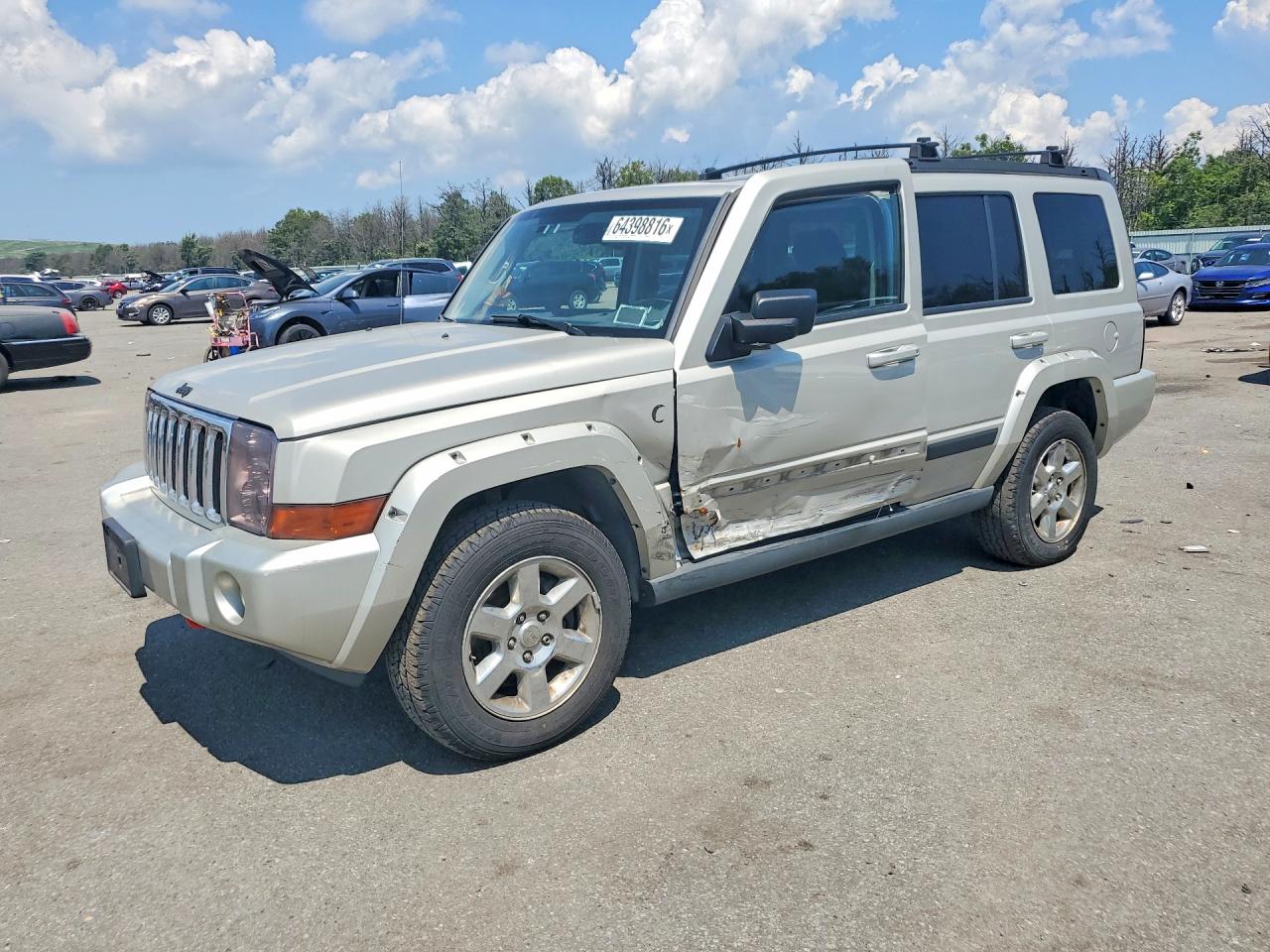 2008 Jeep Commander Limited, VIN 1J8HG58248C190597 — Side