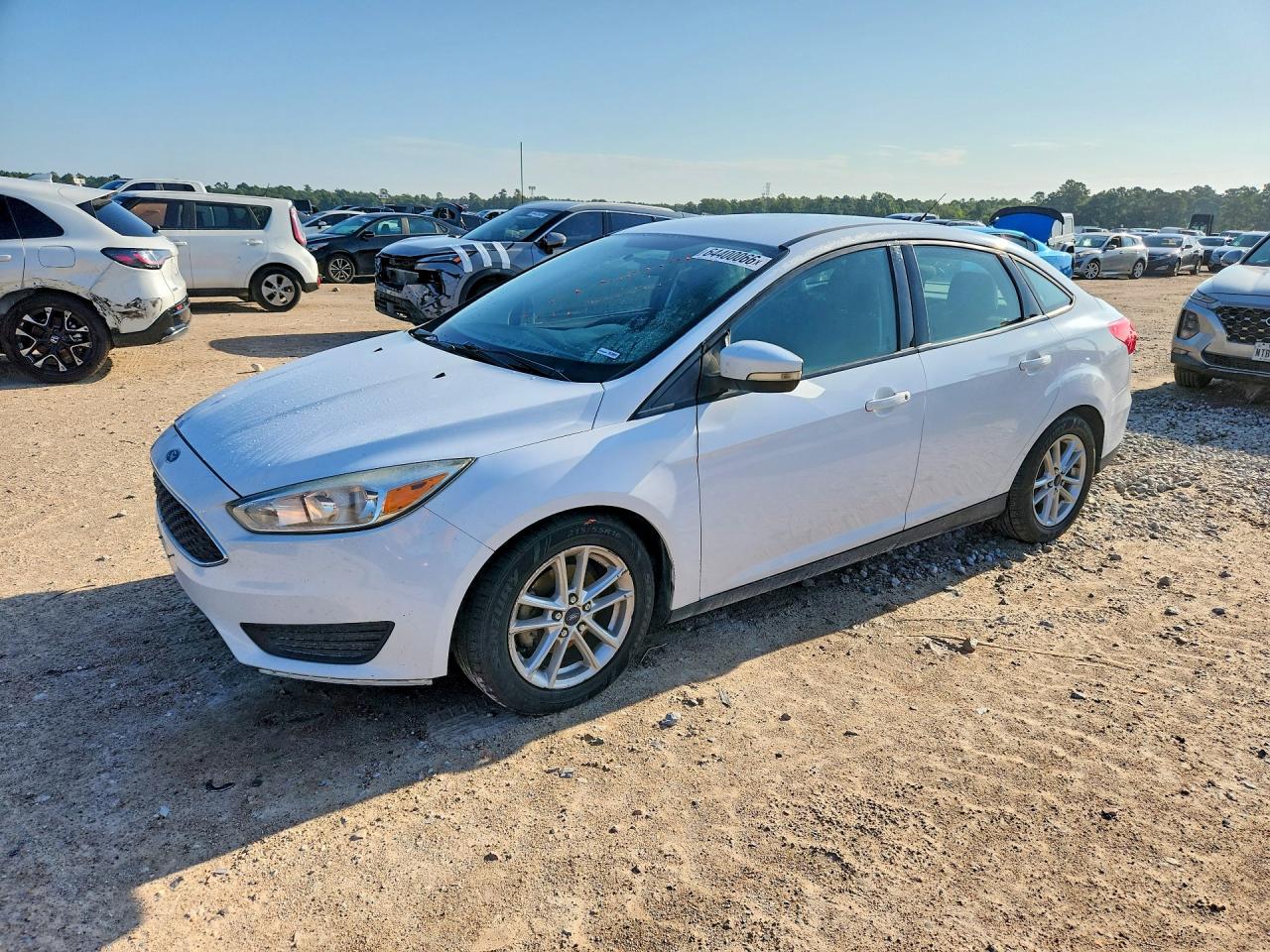 2016 Ford Focus SE, VIN 1FADP3F27GL391234 — Normal wear