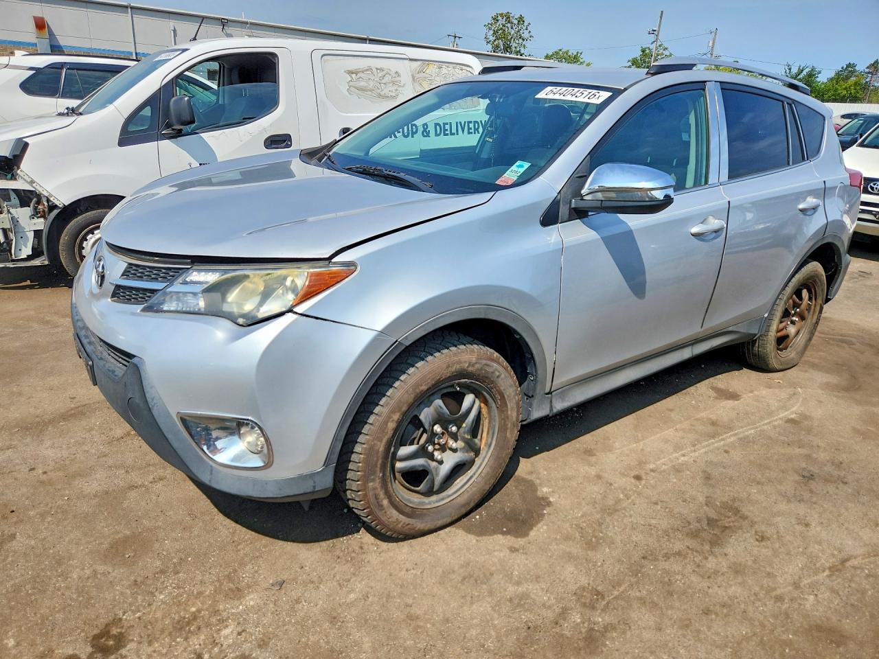 2015 Toyota RAV4 LE, VIN 2T3BFREV9FW345922 — Front end