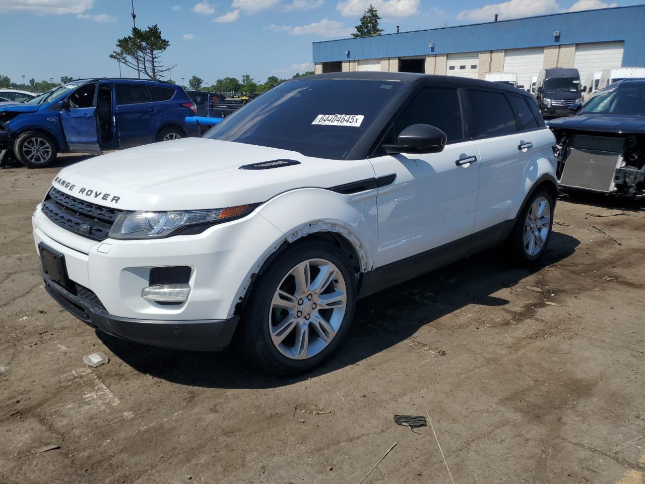 2015 Land Rover Range Rover Evoque Pure Plus, VIN SALVP2BG9FH073118 — Side