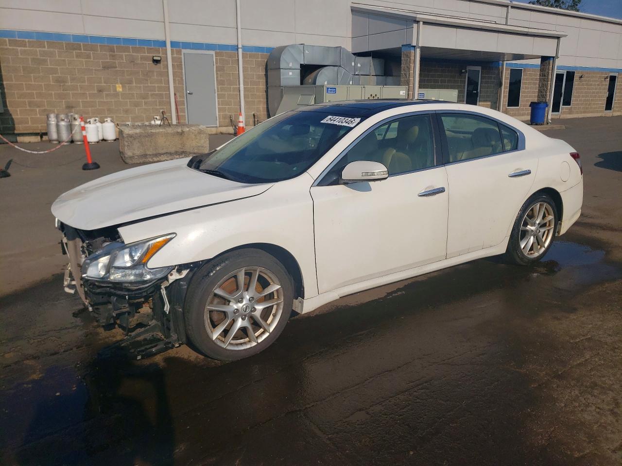 2011 Nissan Maxima SV, VIN 1N4AA5AP4BC860050 — Перед