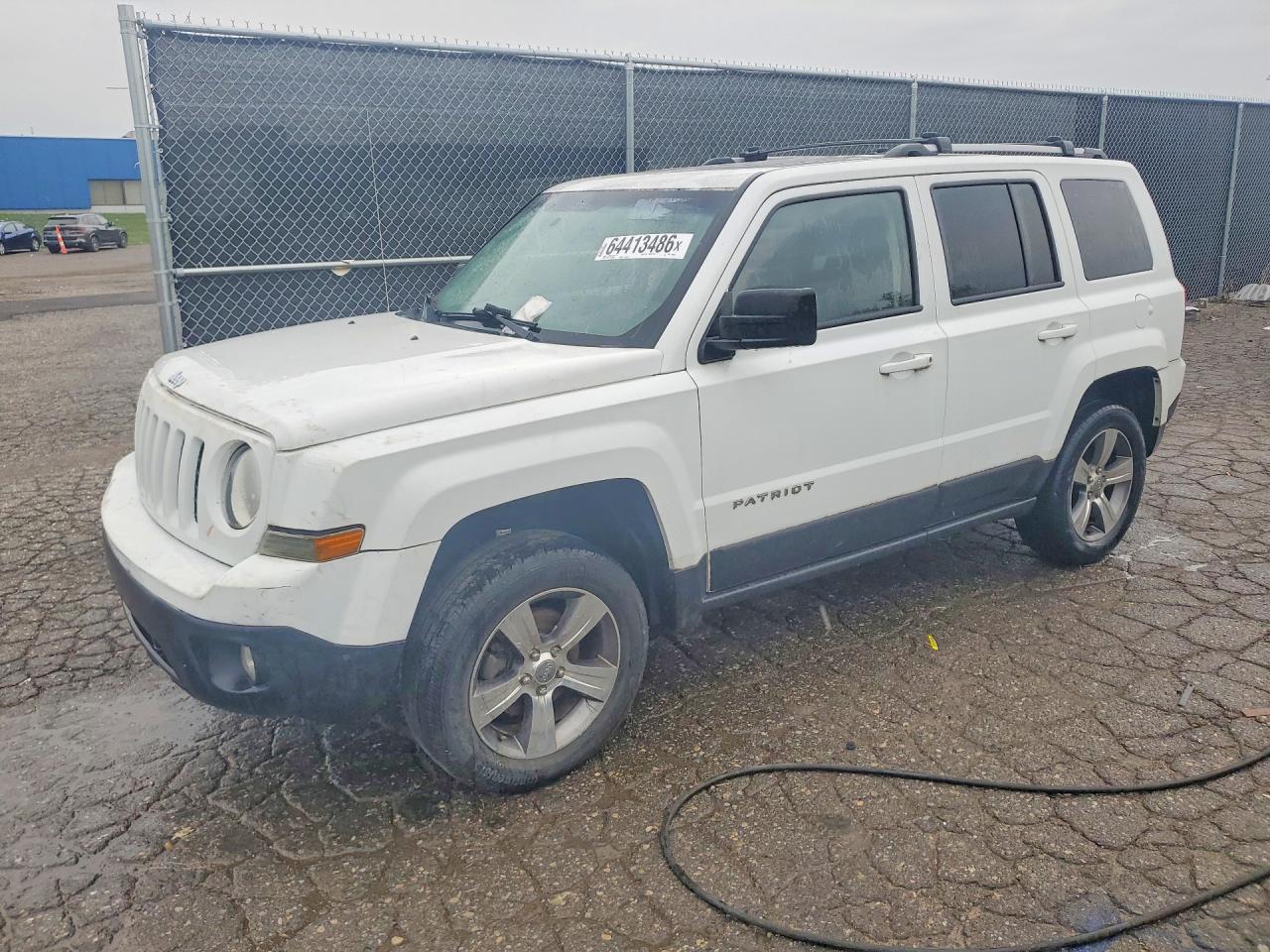 2017 Jeep Patriot Latitude, VIN 1C4NJRFB1HD133516 — Minor dents and scratches