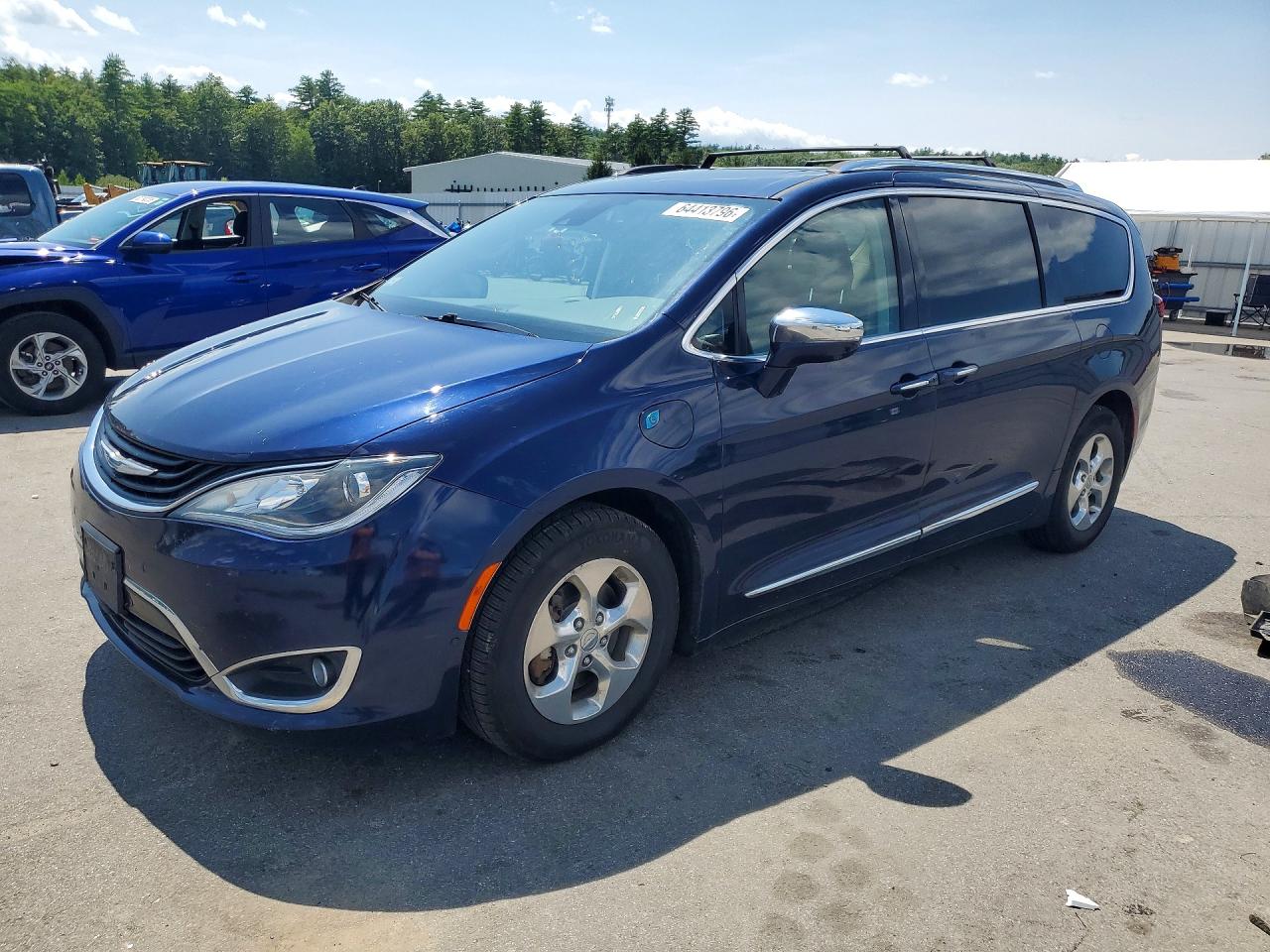 2018 Chrysler Pacifica Hybrid Limited, VIN 2C4RC1N76JR178514 — Normal wear