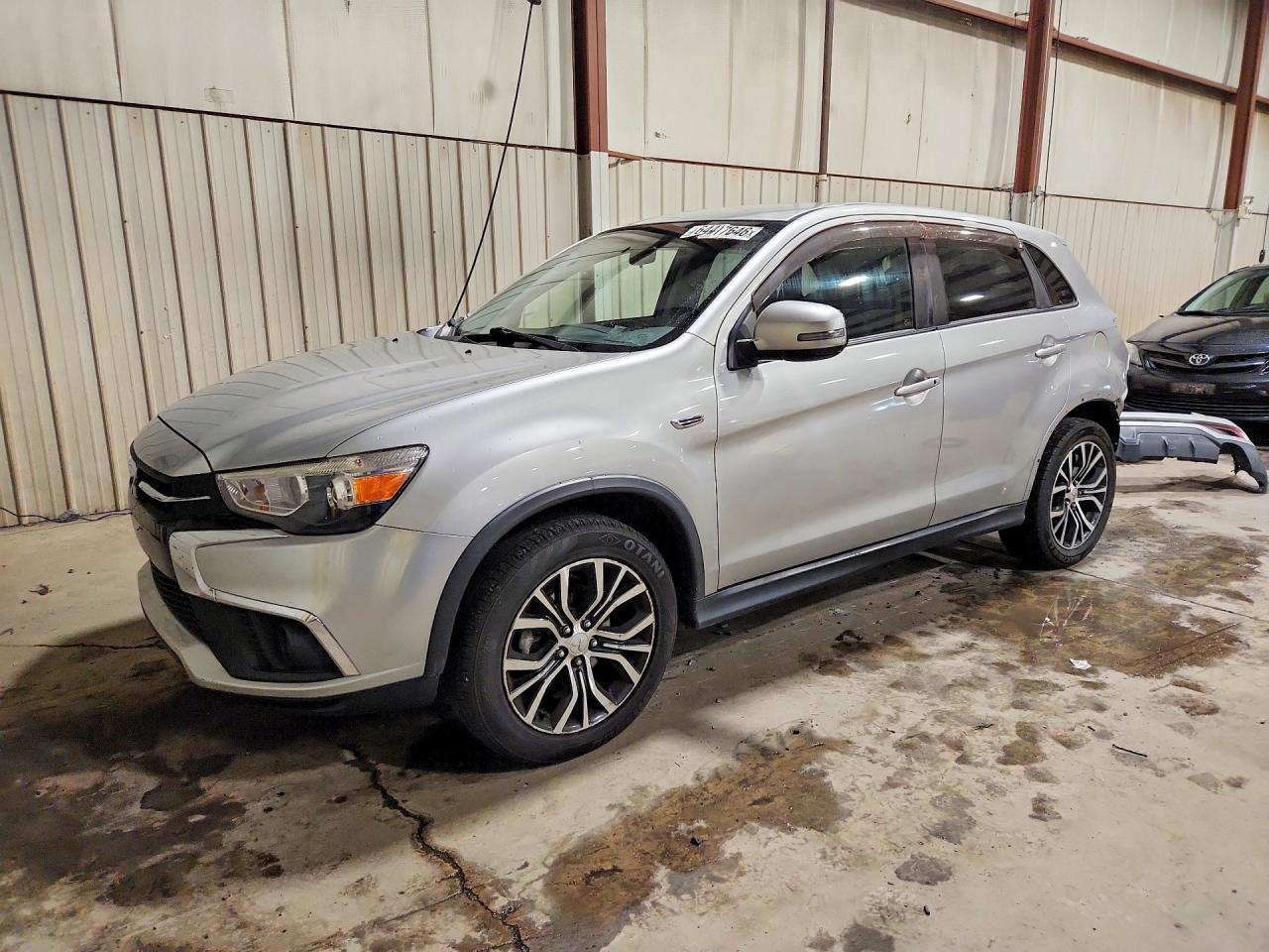2019 Mitsubishi Outlander ES, VIN JA4AP3AU8KU020019 — Зад