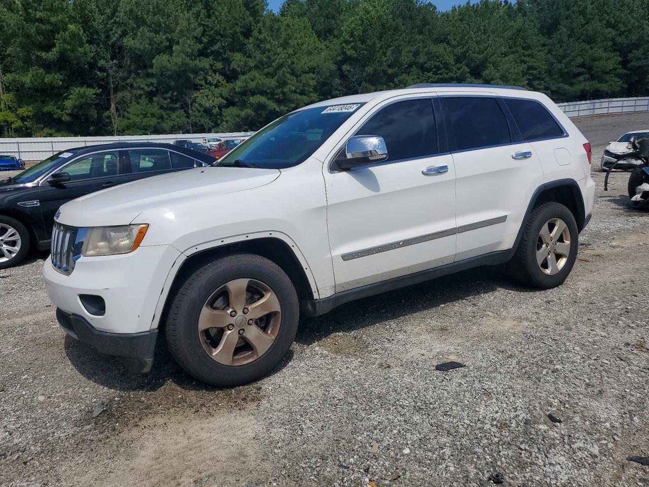 2013 Jeep Grand Cherokee Limited, VIN 1C4RJEBGXDC656691 — Front end