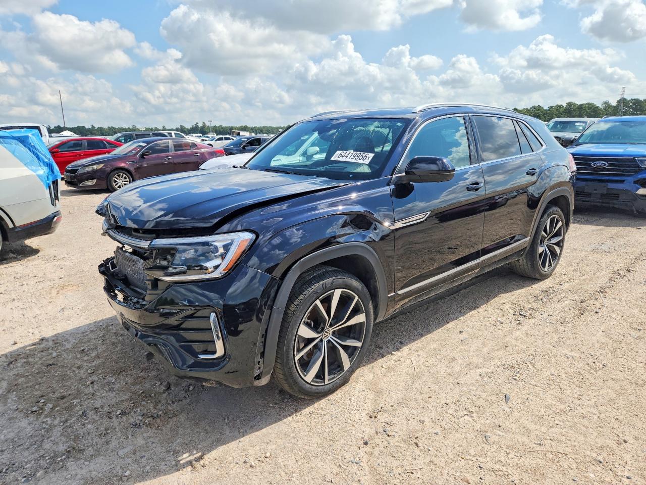 2024 Volkswagen Atlas SEL Premium R-Line, VIN 1V2FE2CA7RC261910 — Front end
