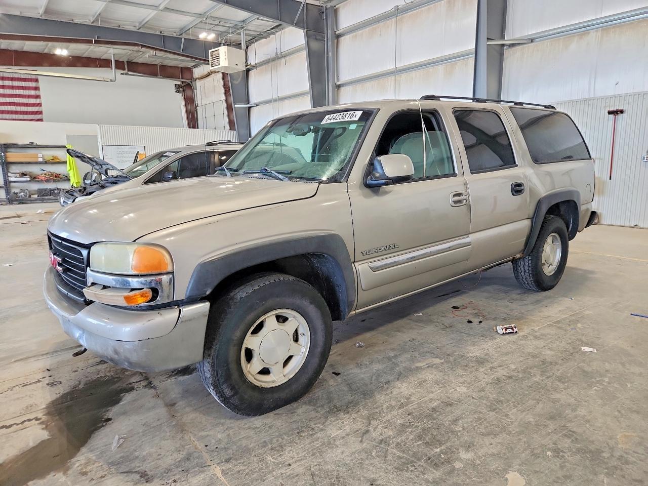2004 GMC Yukon XL SLT, VIN 3GKFK16Z54G251859 — Rear end