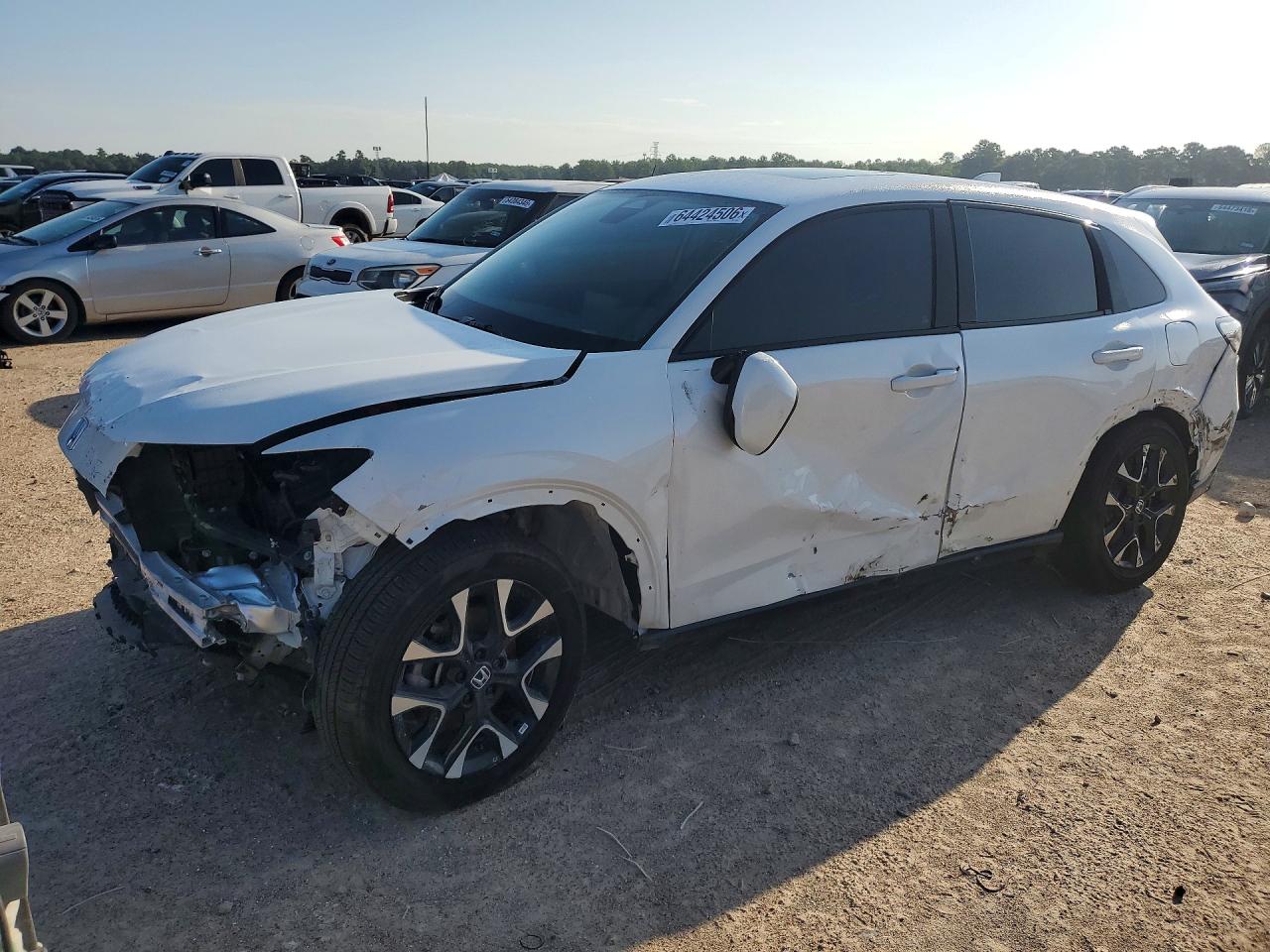 2026 Honda HR-V EX-L, VIN 3CZRZ2H74TM725381 — Front end
