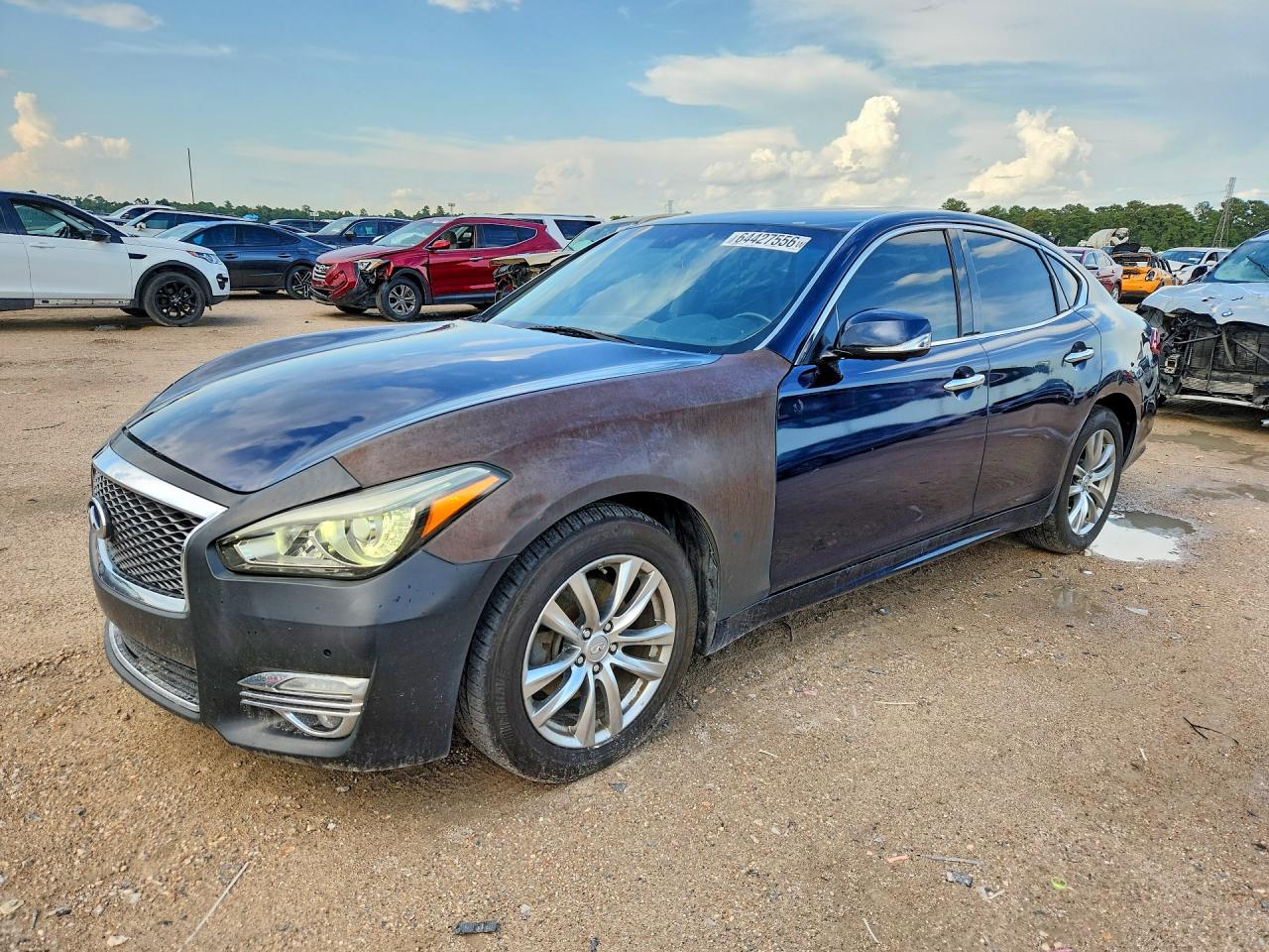 2015 Infiniti Q70, VIN JN1BY1ARXFM562450 — Minor dents and scratches