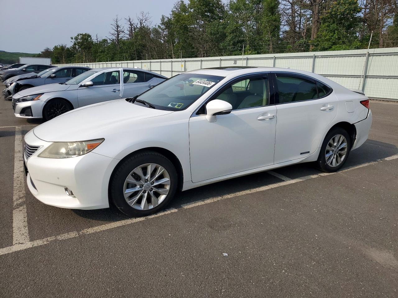 2013 Lexus ES 300h, VIN JTHBW1GG5D2003923 — Rear end