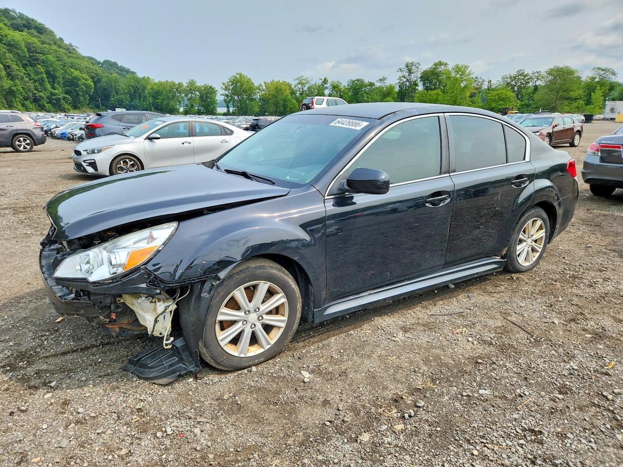 2011 Subaru Legacy Premium, VIN 4S3BMBC67B3223257 — Перед