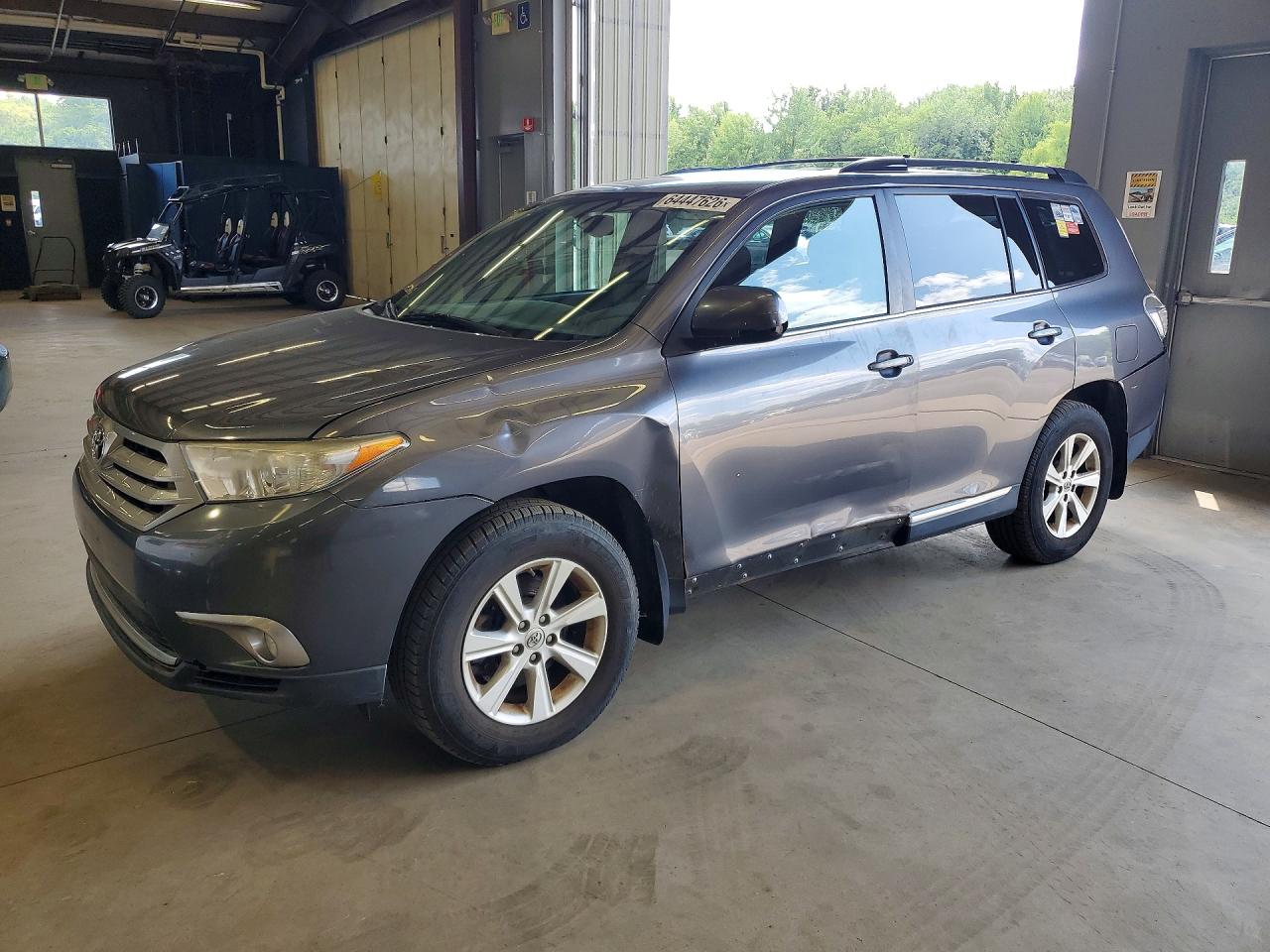 2011 Toyota Highlander SE, VIN 5TDBK3EH0BS090382 — Зад