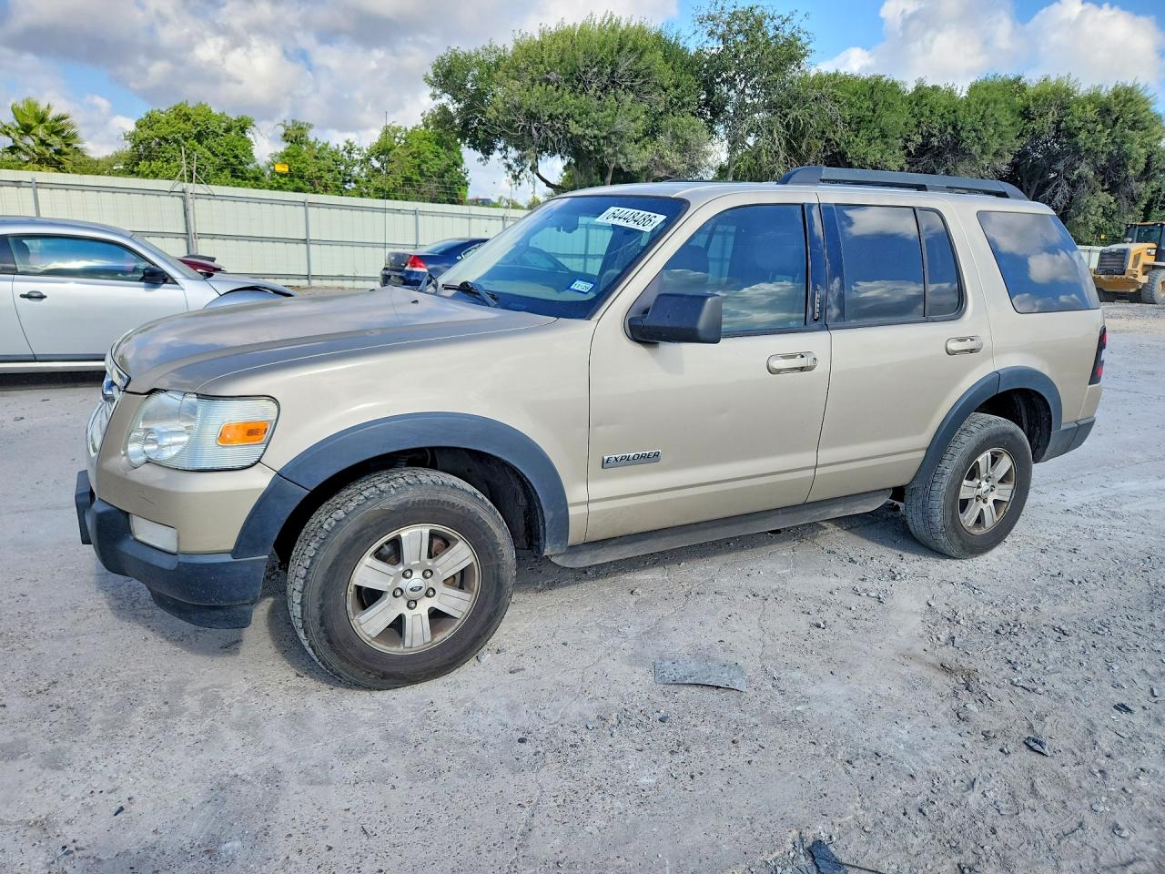 2007 Ford Explorer XLT, VIN 1FMEU63E47UB57954 — Мелкие вмятины и царапины