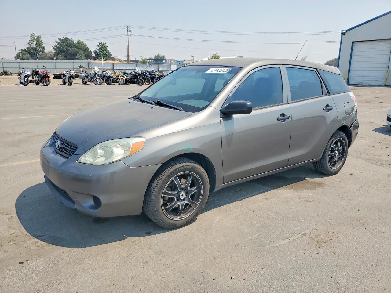 2006 Toyota Matrix STD, VIN 2T1KR32E06C585816 — Зад