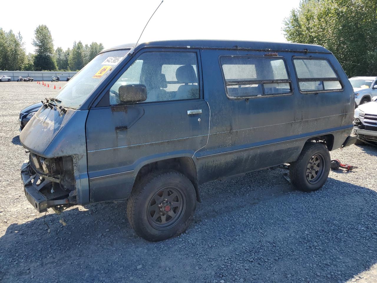 1987 Toyota VAN, VIN JT4YR34V3H0002398 — Front end