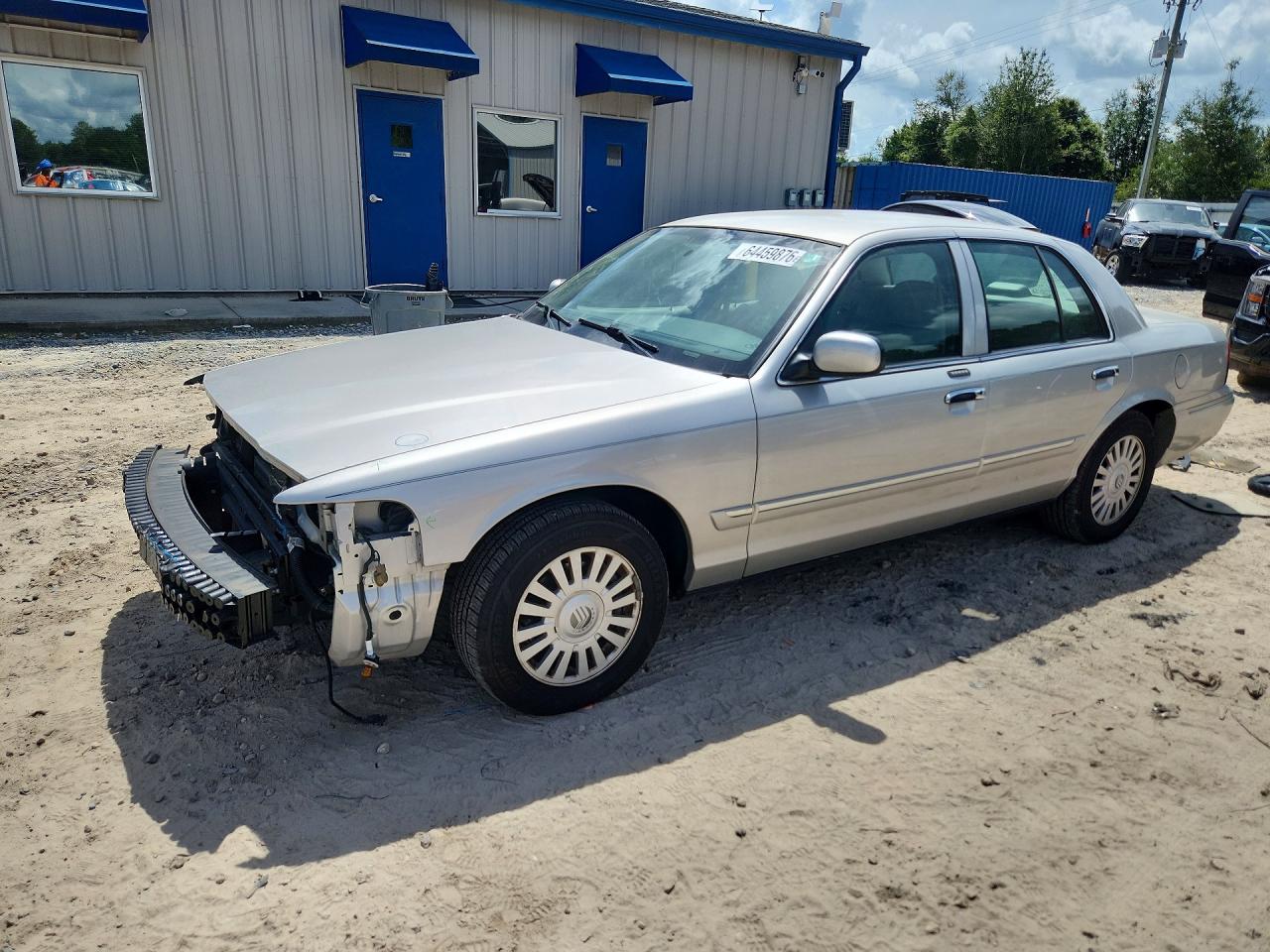 2008 Mercury Grand Marquis LS, VIN 2MEHM75V28X612099 — Front end