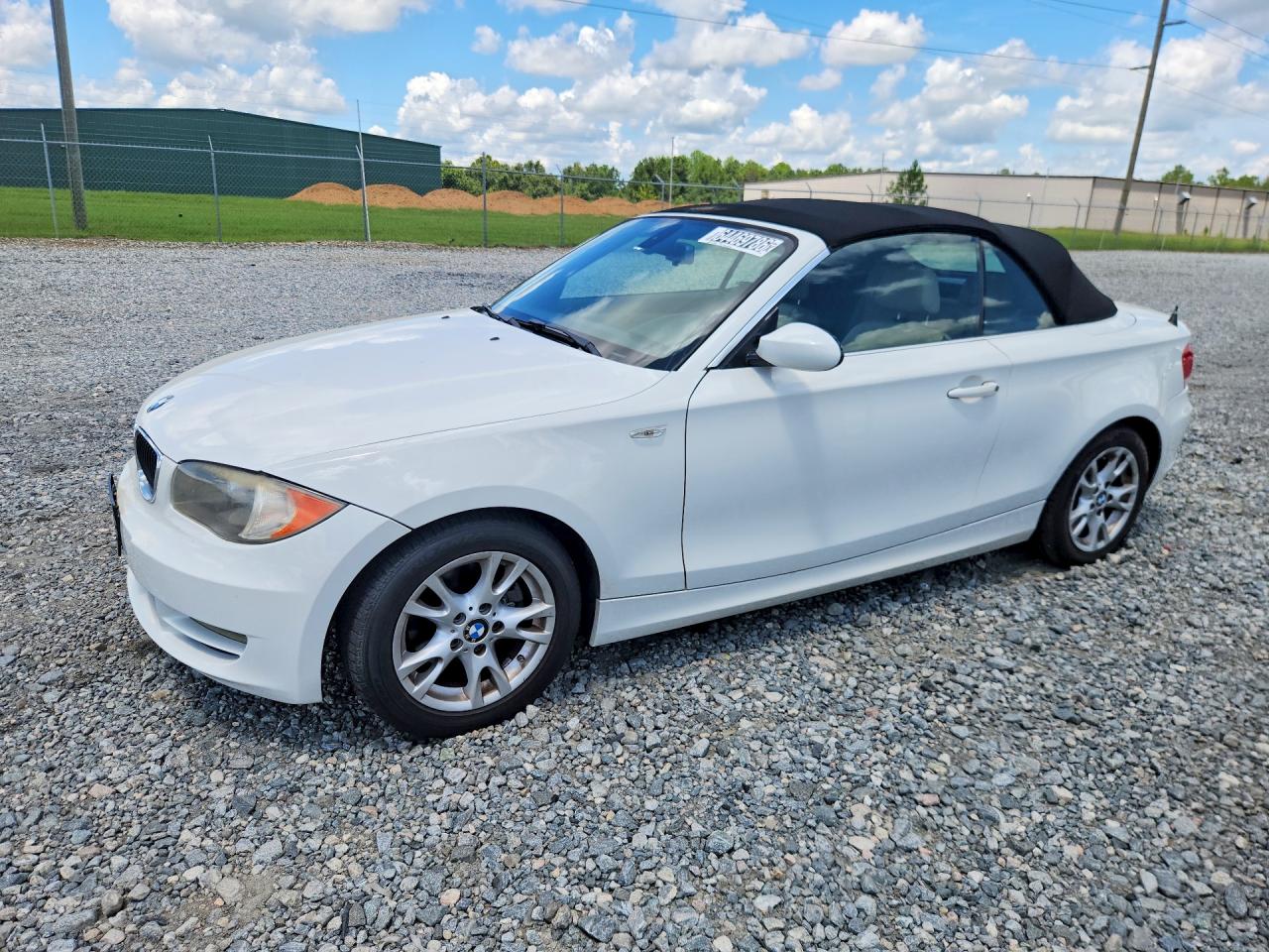 2009 BMW 1 Series 128i, VIN WBAUL73559VJ75530 — Minor dents and scratches