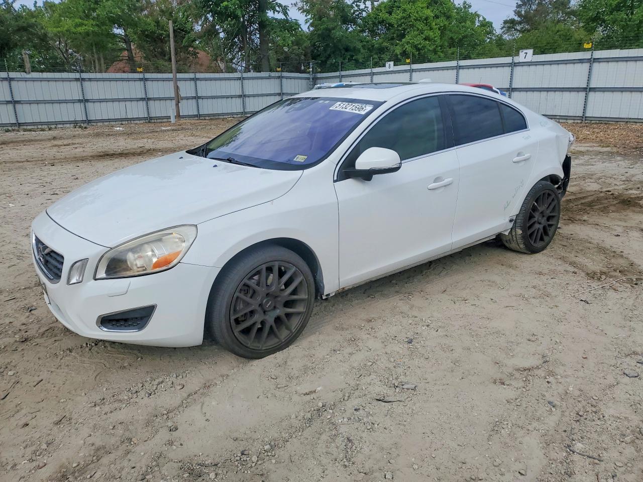2013 Volvo S60 T5 Premier, VIN YV1612FS1D1226585 — Зад