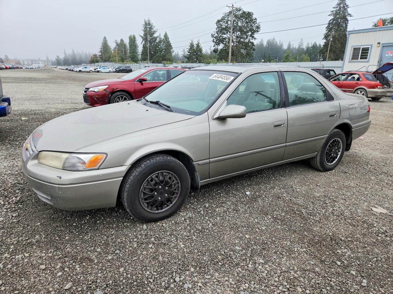 1998 Toyota Camry LE, VIN JT2BG22K3W0157313 — Side