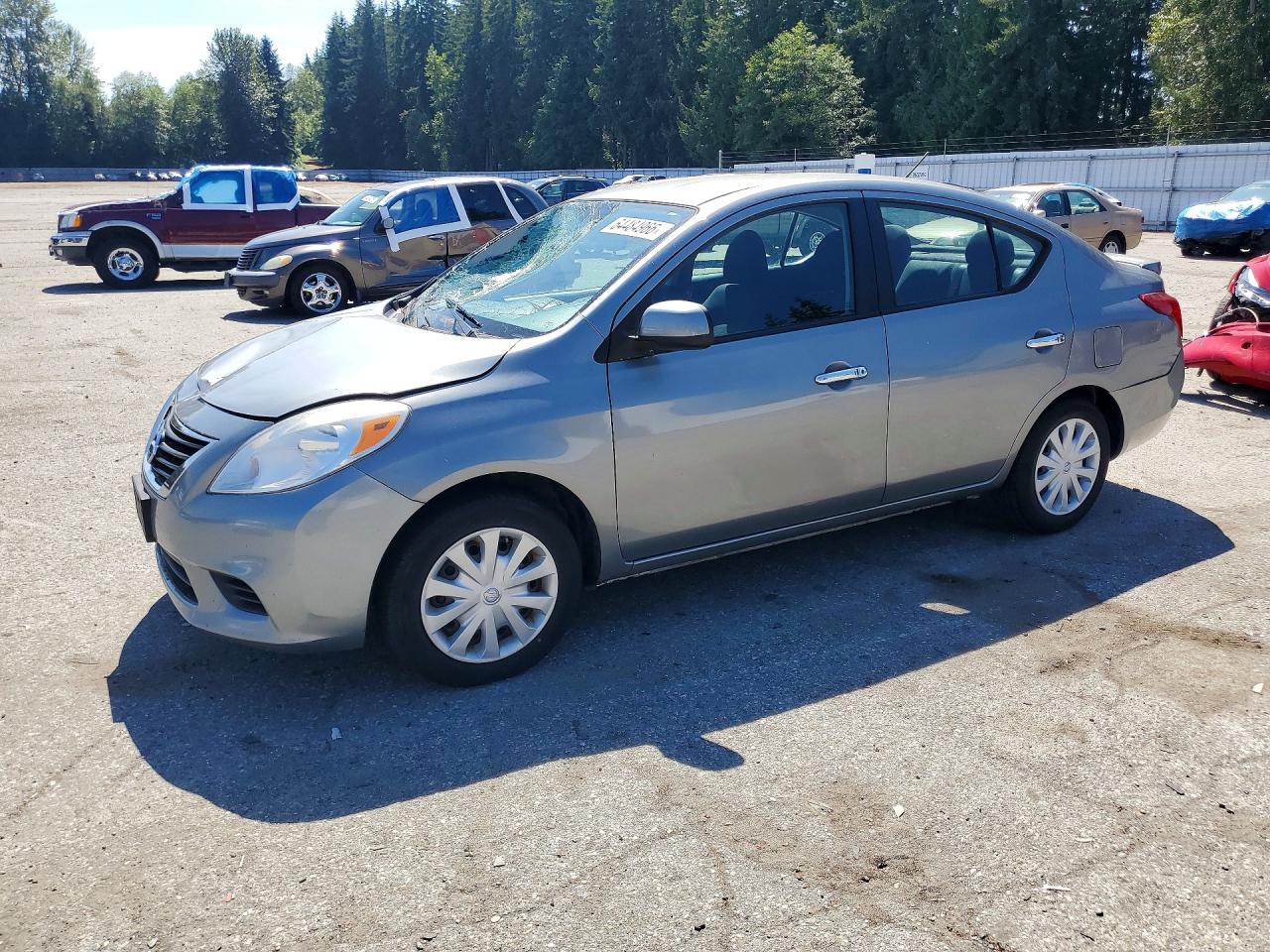 2013 Nissan Versa S, VIN 3N1CN7APXDL865833 — Front end