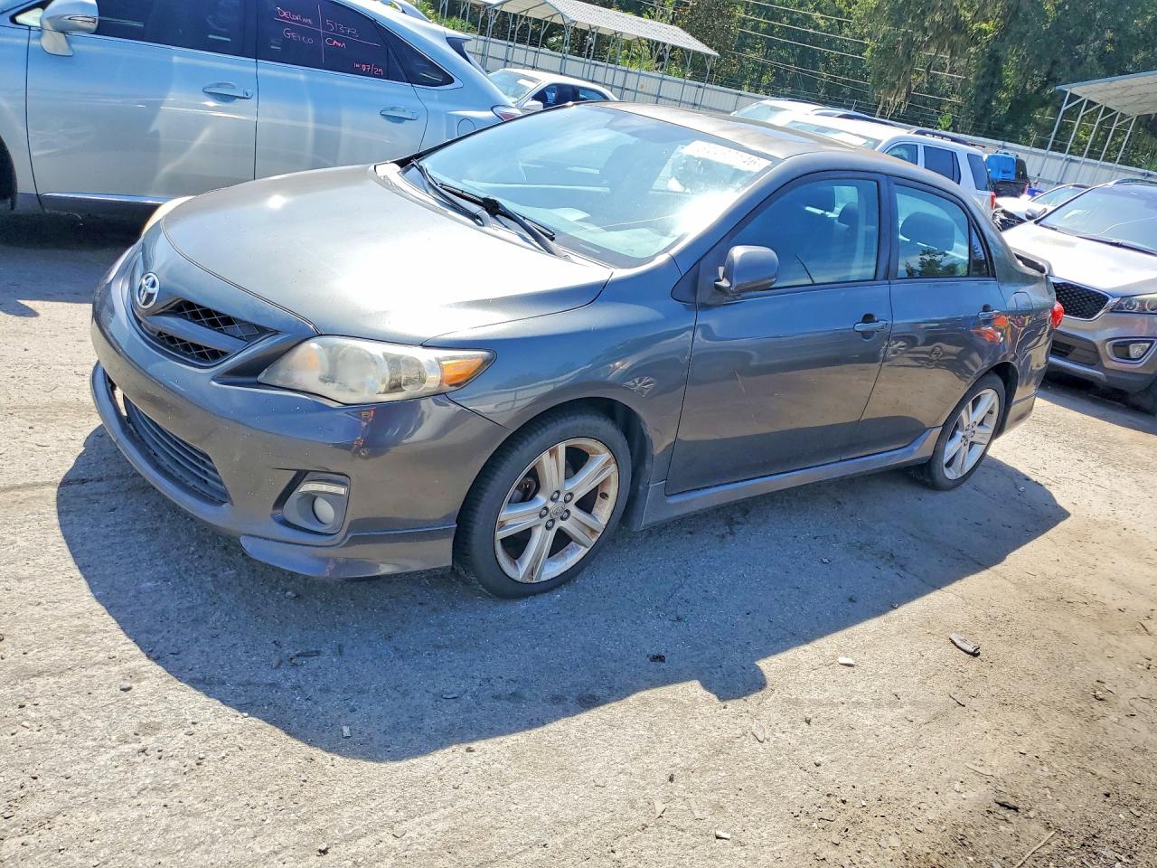 2013 Toyota Corolla S, VIN 2T1BU4EEXDC107593 — Мелкие вмятины и царапины