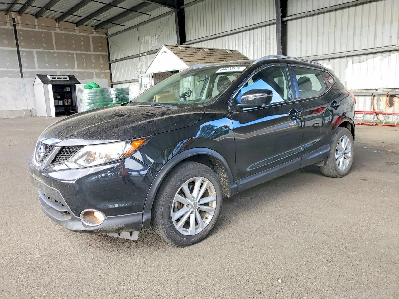 2017 Nissan Rogue SV, VIN JN1BJ1CP2HW025918 — Rear end