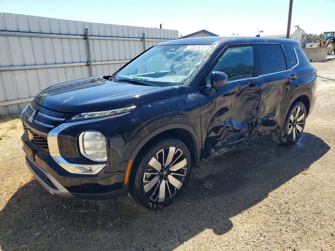 2025 Mitsubishi Outlander SE, VIN JA4J4VA87SZ039655 — Бок