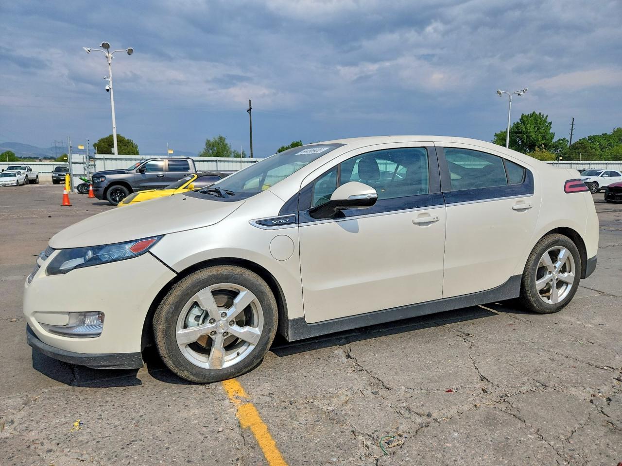 2014 Chevrolet Volt, VIN 1G1RD6E42EU164207 — Front end